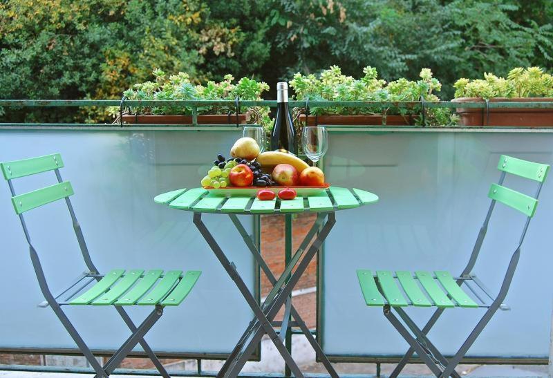 Apartment At Colosseo With Terrace Overlooking The Garden By Lyon Řím Exteriér fotografie